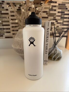 Hydro Flask Slate White Insulated Bottle with Straw Lid